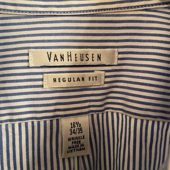 Van Huesen mens long sleeved shirt. - Picture 2 of 3